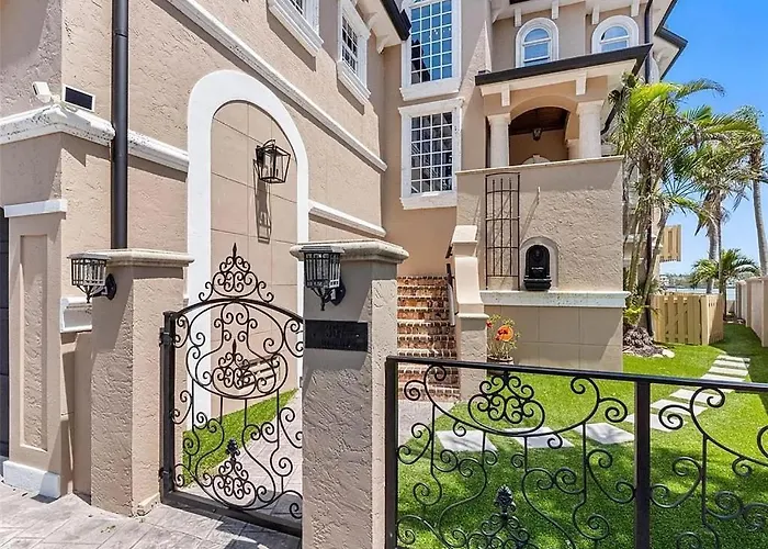 Intercoastal Escape - Water Views - Pool & Hot Tub Holiday home Clearwater Beach