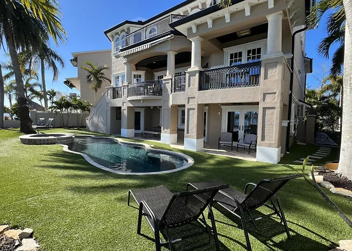 Intercoastal Escape - Water Views - Pool & Hot Tub *