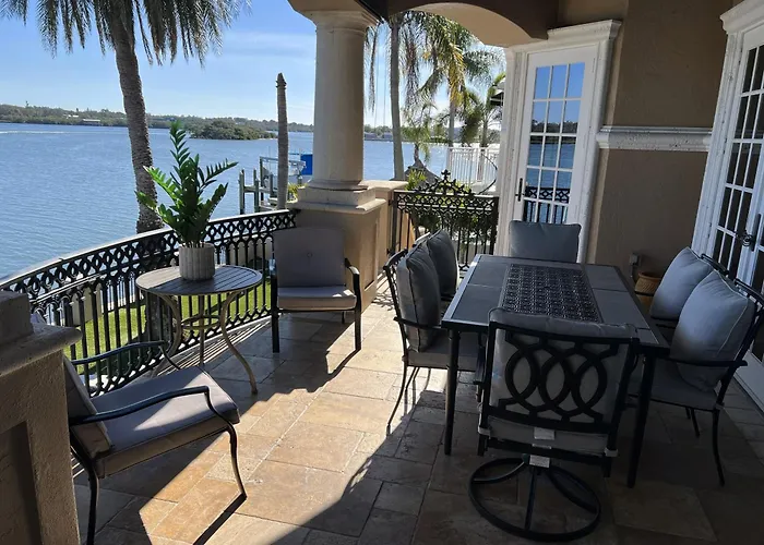 Intercoastal Escape - Water Views - Pool & Hot Tub Holiday home Clearwater Beach