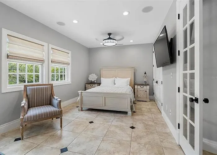 Intercoastal Escape - Water Views - Pool & Hot Tub Holiday home
