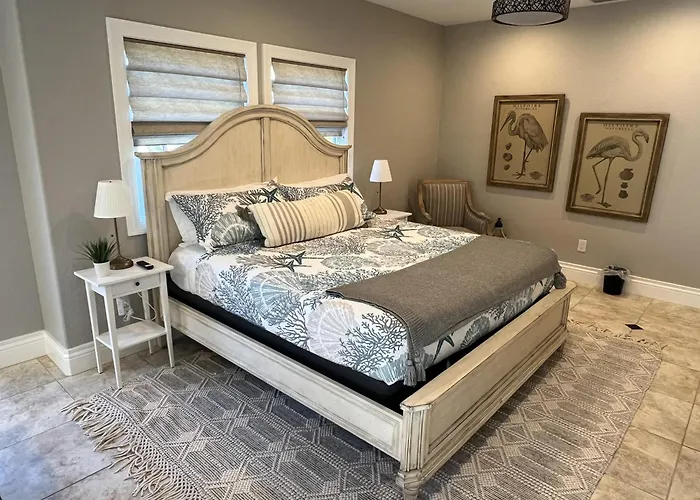 Intercoastal Escape - Water Views - Pool & Hot Tub Holiday home