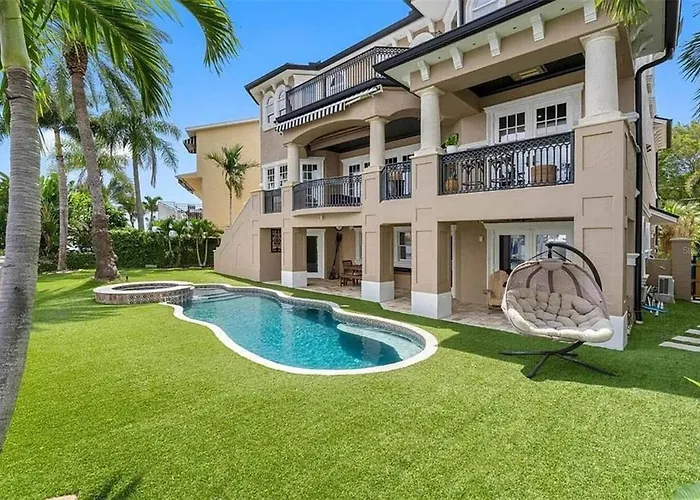 Intercoastal Escape - Water Views - Pool & Hot Tub Clearwater Beach