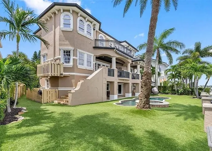 Intercoastal Escape - Water Views - Pool & Hot Tub Clearwater Beach