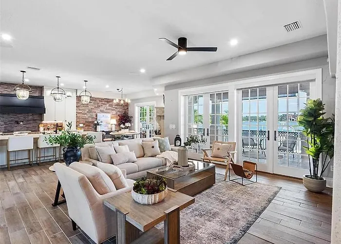 Intercoastal Escape - Water Views - Pool & Hot Tub Holiday home